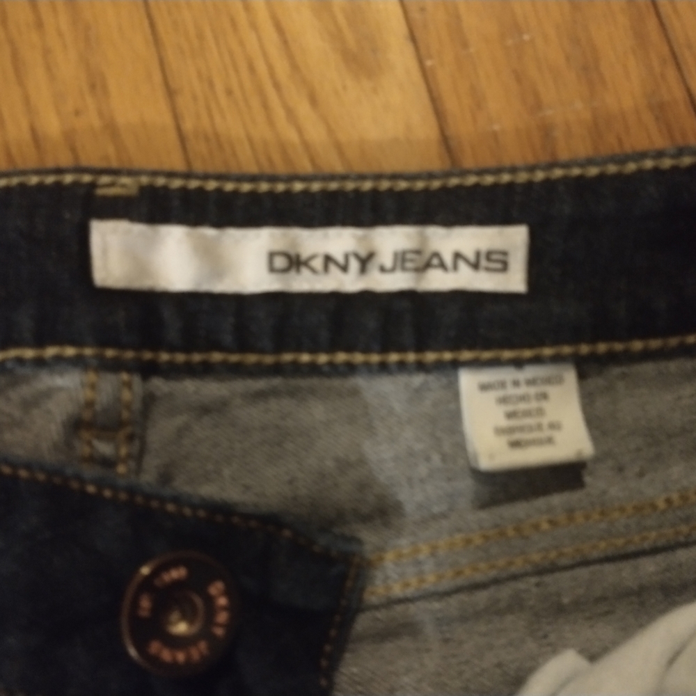 Jeans, capris - Picture 3 of 3